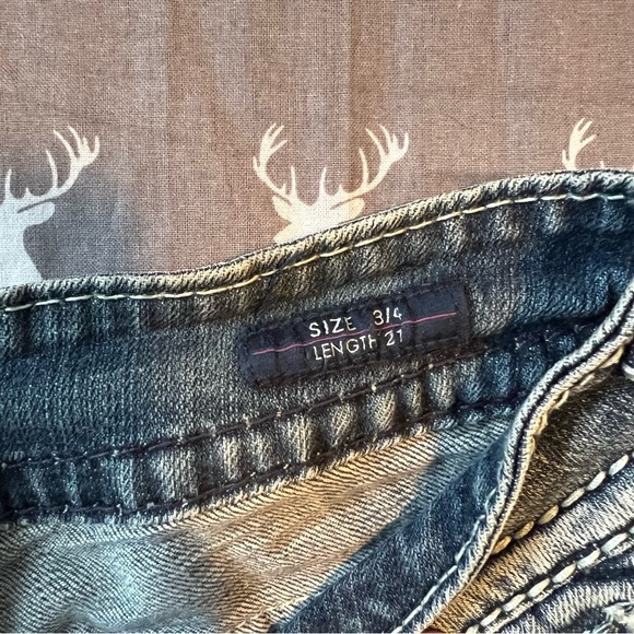 Capris - Picture 2 of 4